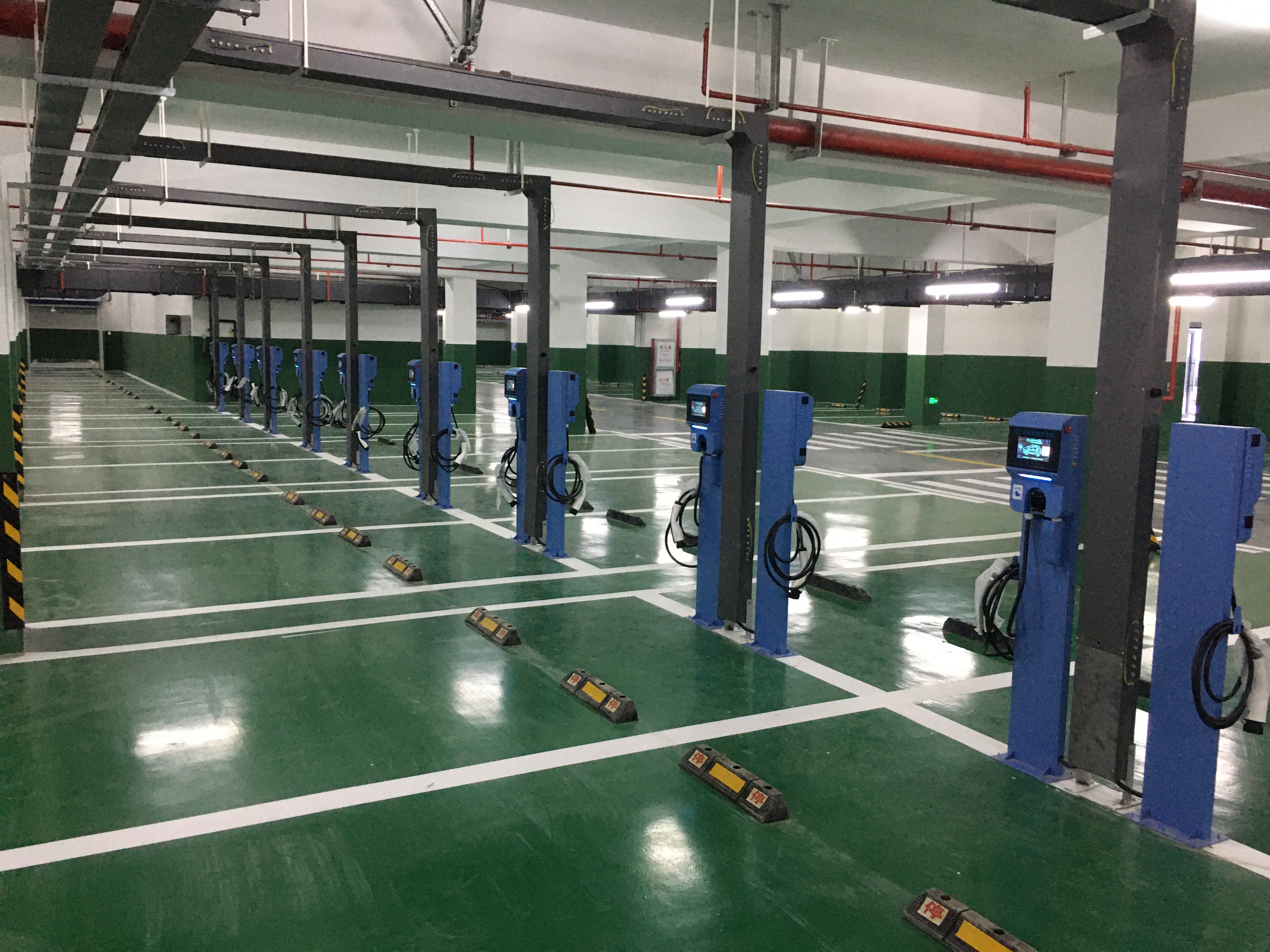 富陽區(qū)銀湖小學(xué)汽車充電樁項目